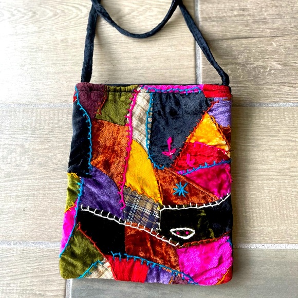 Lisa Z Crossbody Sack🧚‍♀️ - Picture 1 of 3